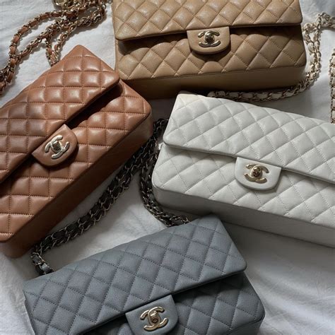 bolsa grande da chanel|Chanel tote bag price 2023.